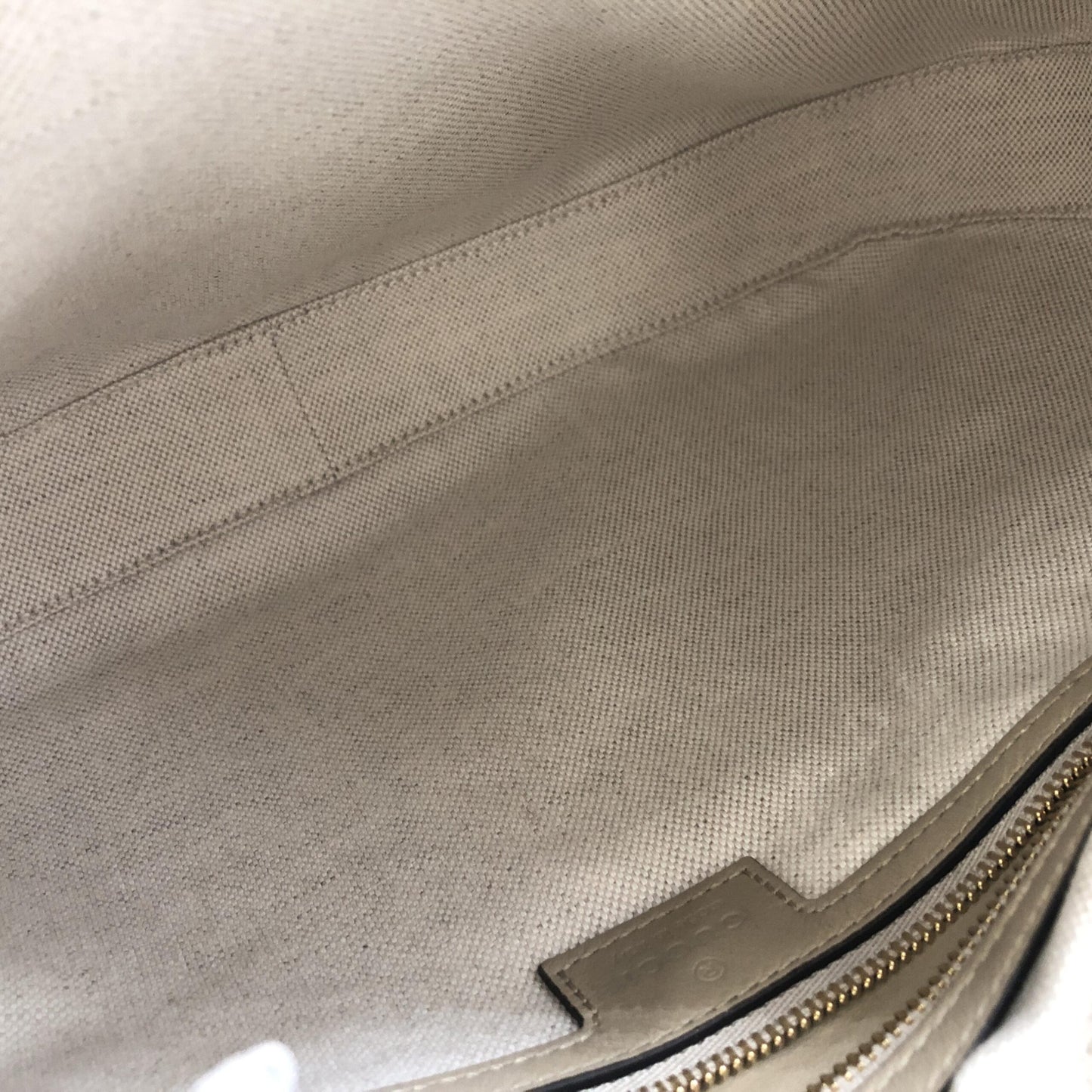 Gucci Aria Preloved Calfskin Web Large Attache Shoulder Bag in Beige - Exquisite Luxury