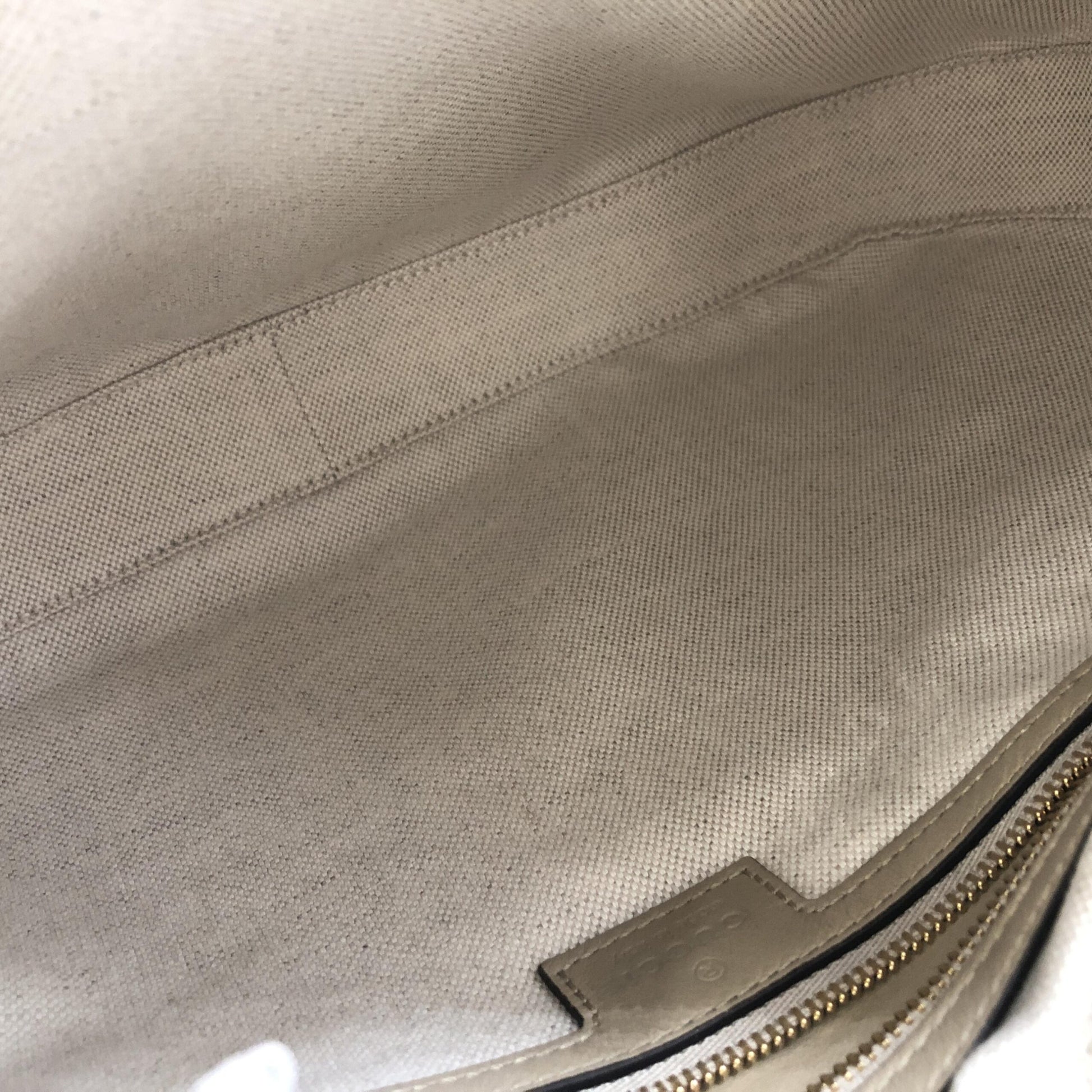 Gucci Aria Preloved Calfskin Web Large Attache Shoulder Bag in Beige - Exquisite Luxury