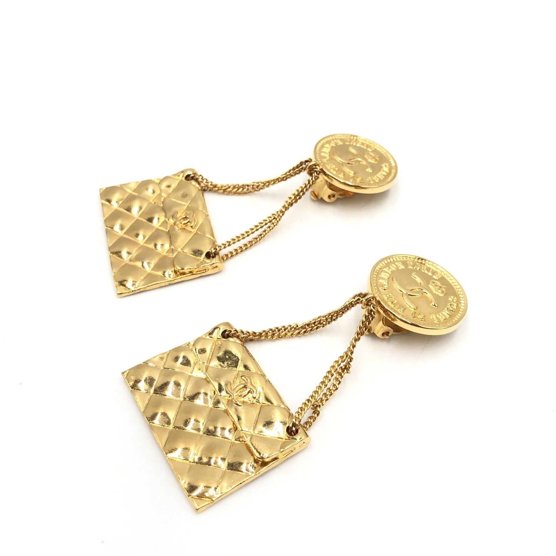 Chanel Preloved Bag Motif Clip-On Drop Earrings: A Timeless Elegance in Luxury Fashion