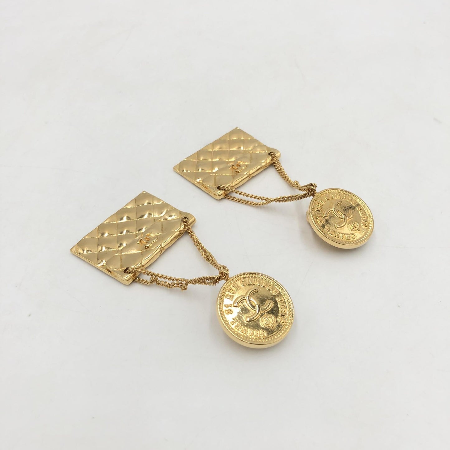Chanel Preloved Bag Motif Clip-On Drop Earrings: A Timeless Elegance in Luxury Fashion