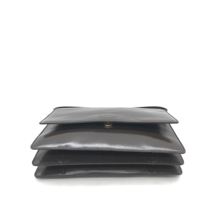 Loewe Preloved Black Leather Shoulder Bag – A Timeless Elegance in Good Condition