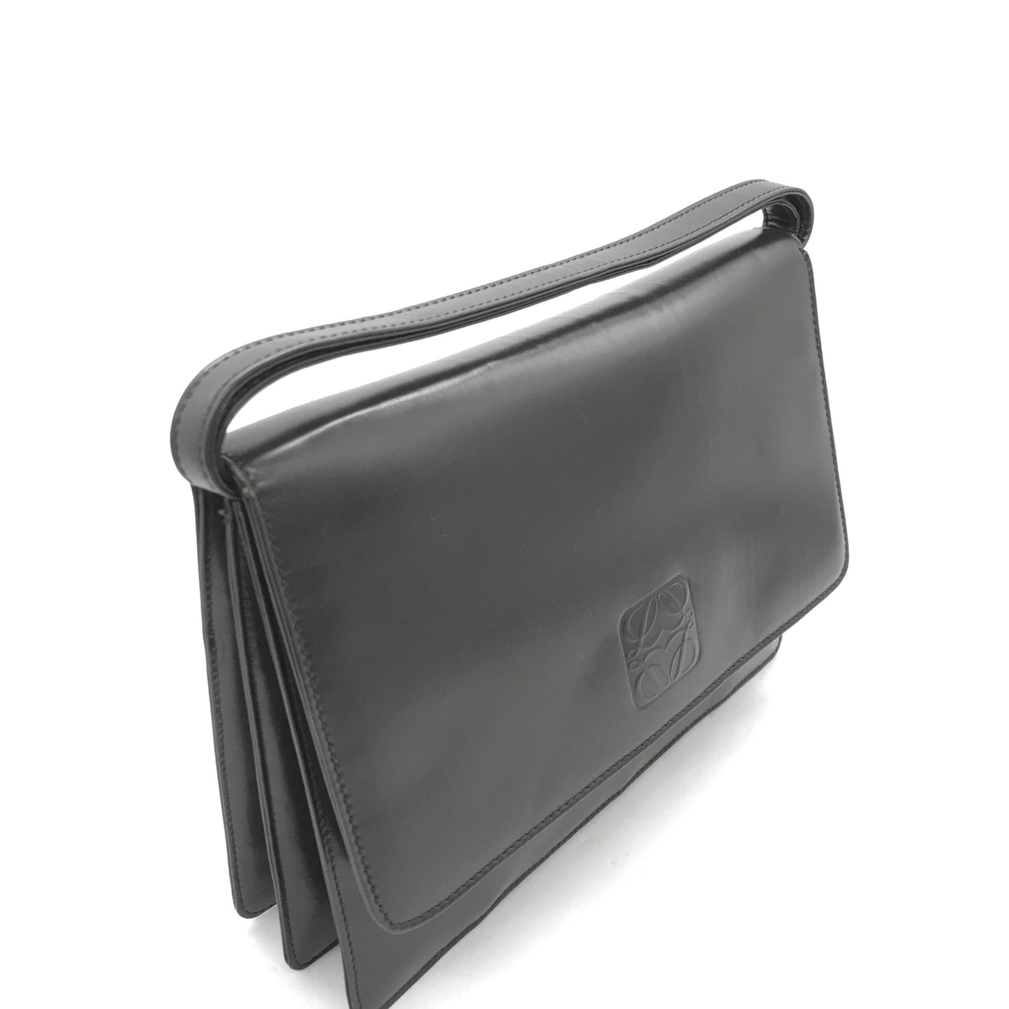 Loewe Preloved Black Leather Shoulder Bag – A Timeless Elegance in Good Condition