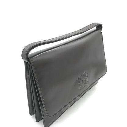Loewe Preloved Black Leather Shoulder Bag – A Timeless Elegance in Good Condition