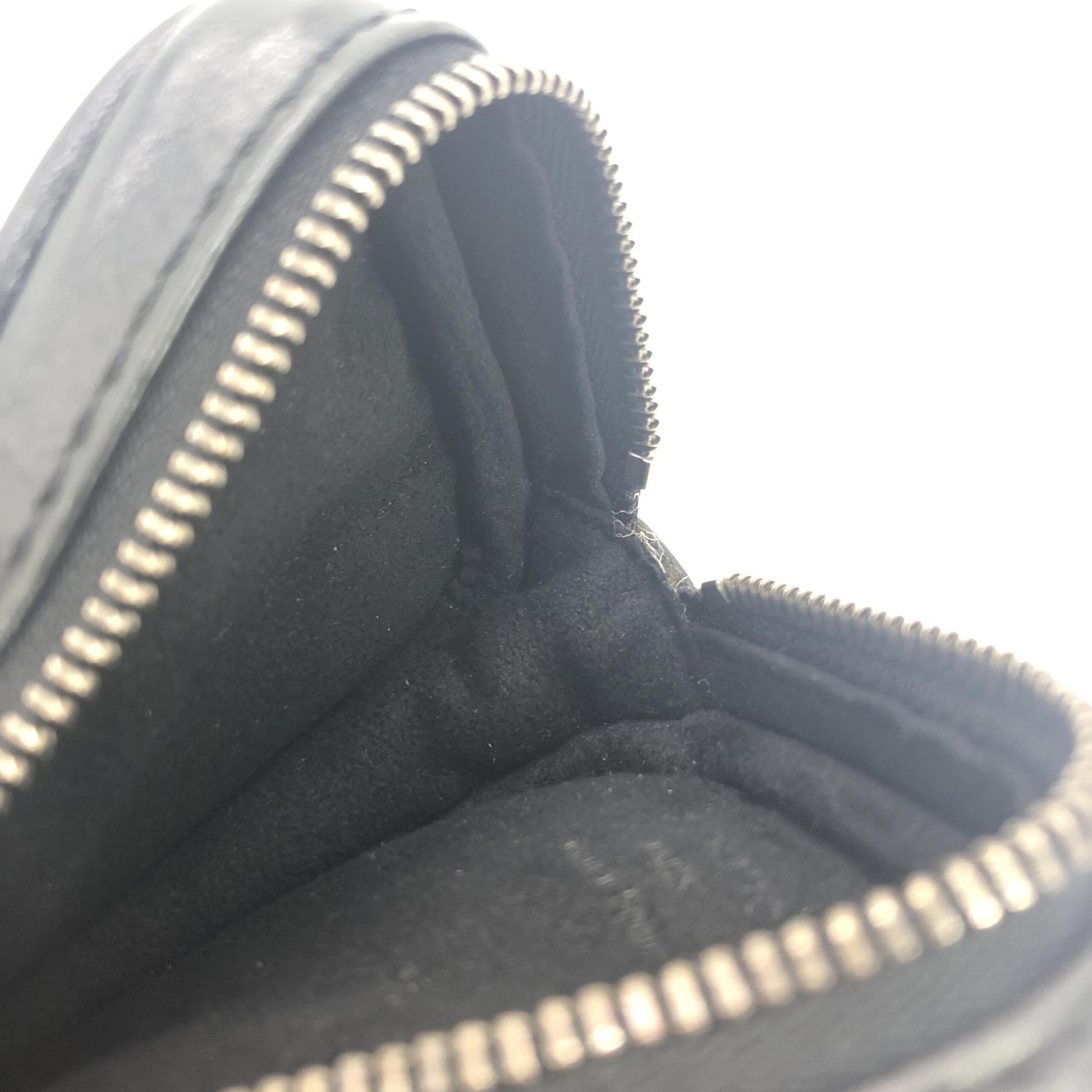 Louis Vuitton Black Leather Zippered Carrying Case – Pristine Preloved Luxury Accessory