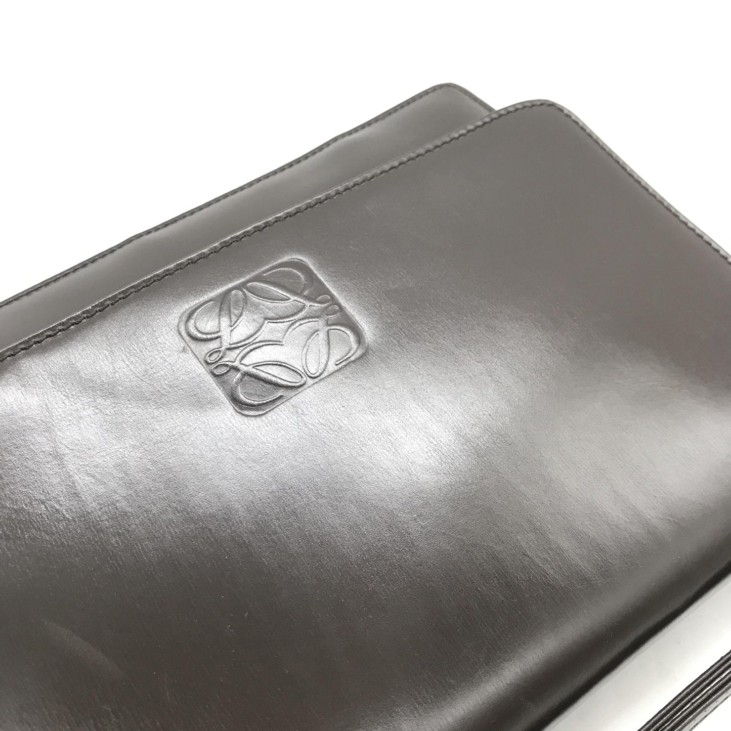 Loewe Preloved Black Leather Shoulder Bag – A Timeless Elegance in Good Condition