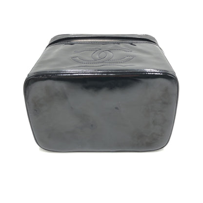 Chanel Preloved Black Patent Leather Vanity Case – Timeless Elegance in Very Good Condition
