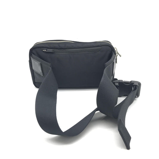 Porter Preloved Black Waist Pouch with Zippered Compartments – A Pristine Accessory of Timeless Elegance