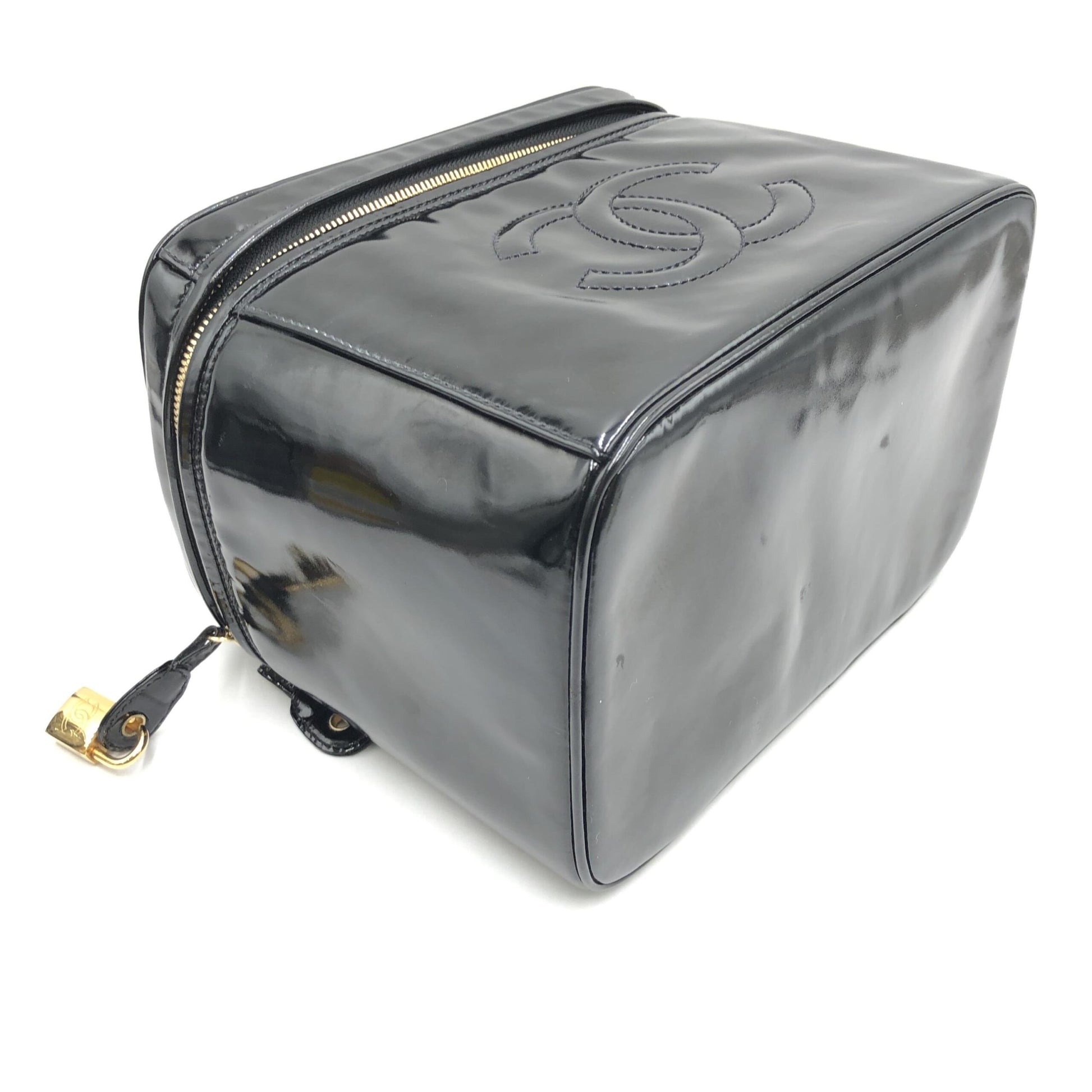 Chanel Preloved Black Patent Leather Vanity Case – Timeless Elegance in Very Good Condition