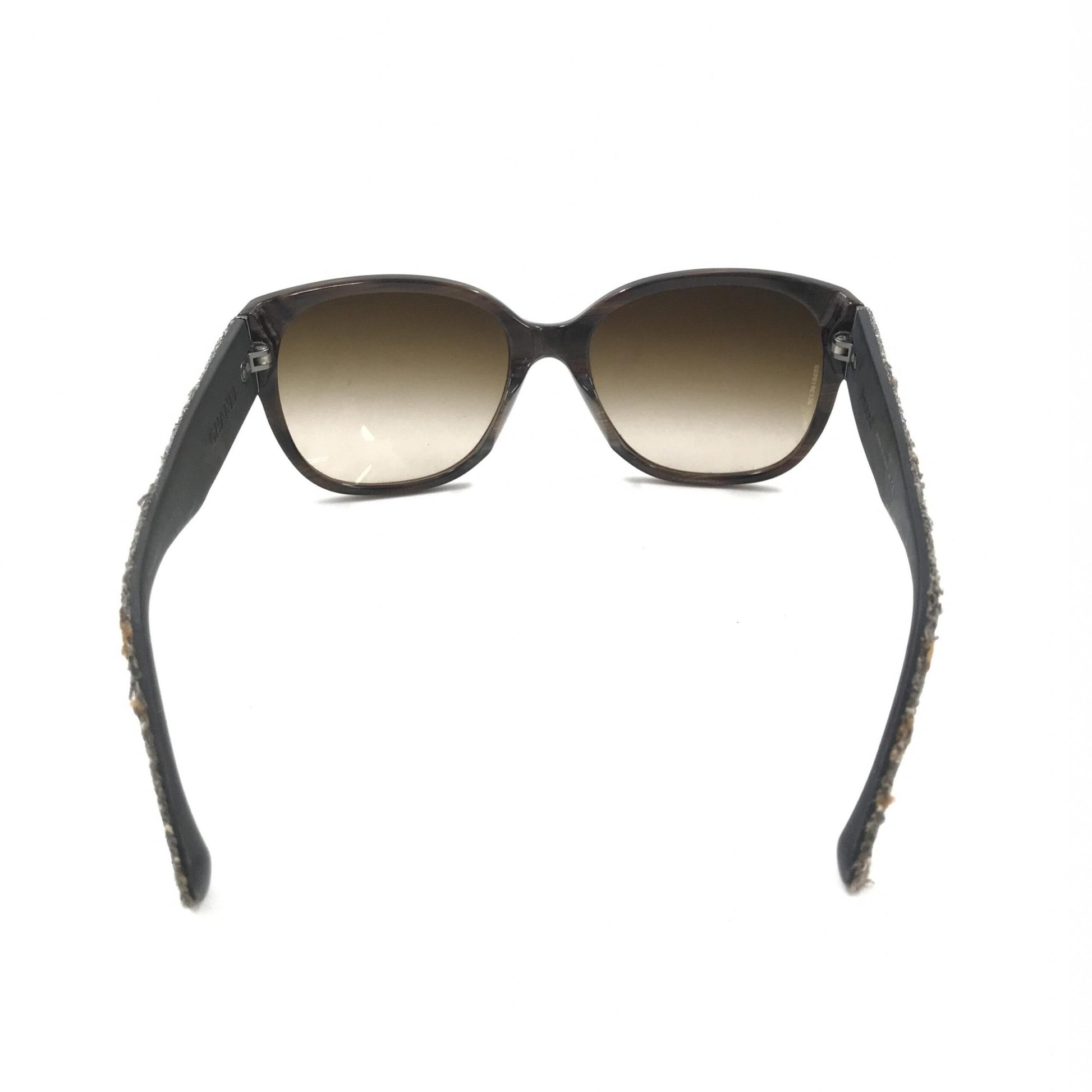 Chanel Preloved Brown Frame Sunglasses with Tweed Accents – A Timeless Elegance