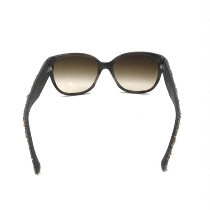 Chanel Preloved Brown Frame Sunglasses with Tweed Accents – A Timeless Elegance