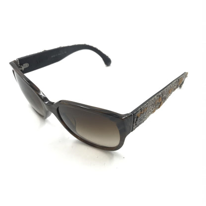 Chanel Preloved Brown Frame Sunglasses with Tweed Accents – A Timeless Elegance