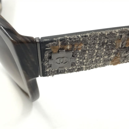 Chanel Preloved Brown Frame Sunglasses with Tweed Accents – A Timeless Elegance