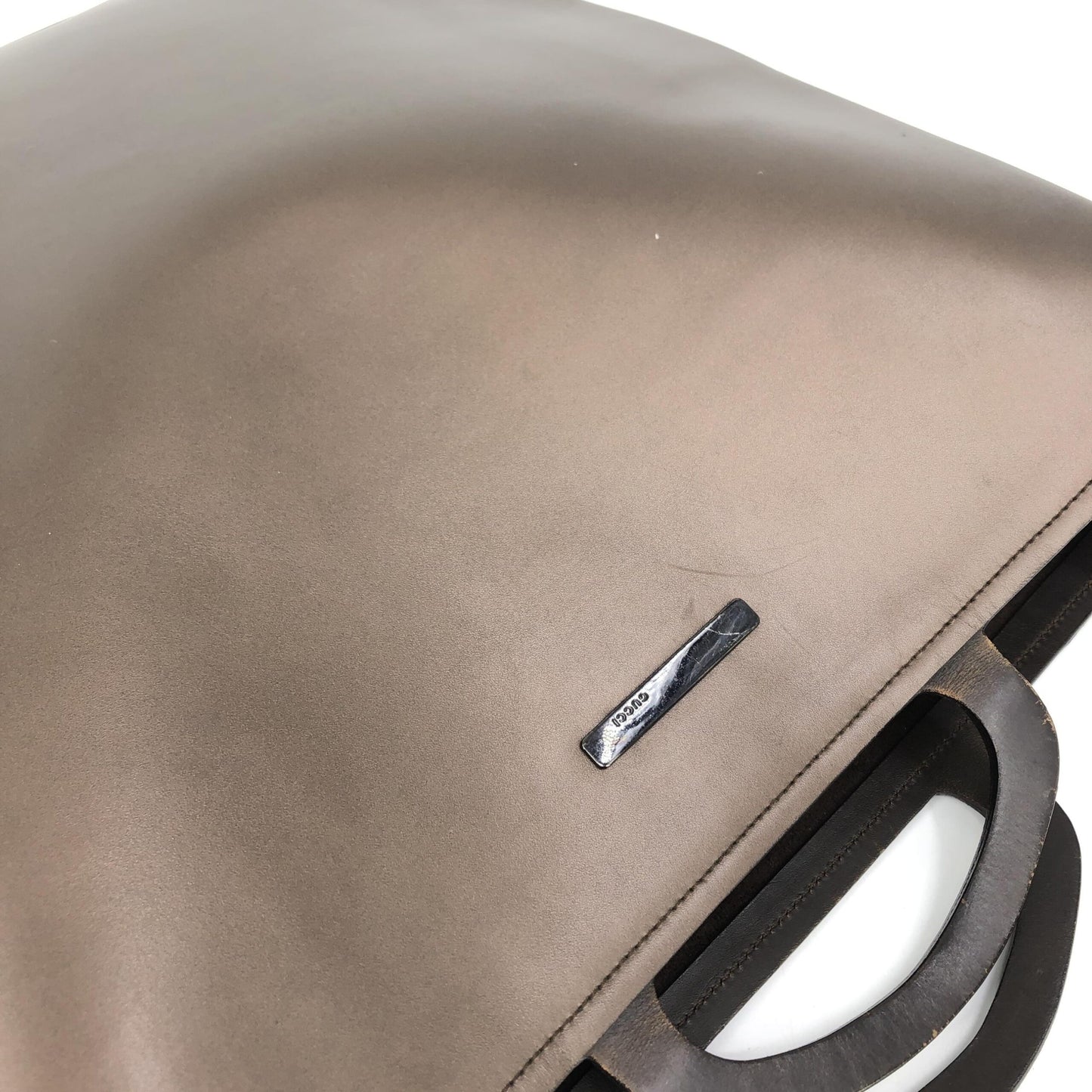 Gucci Preloved Brown Leather Handbag – Timeless Elegance with Character