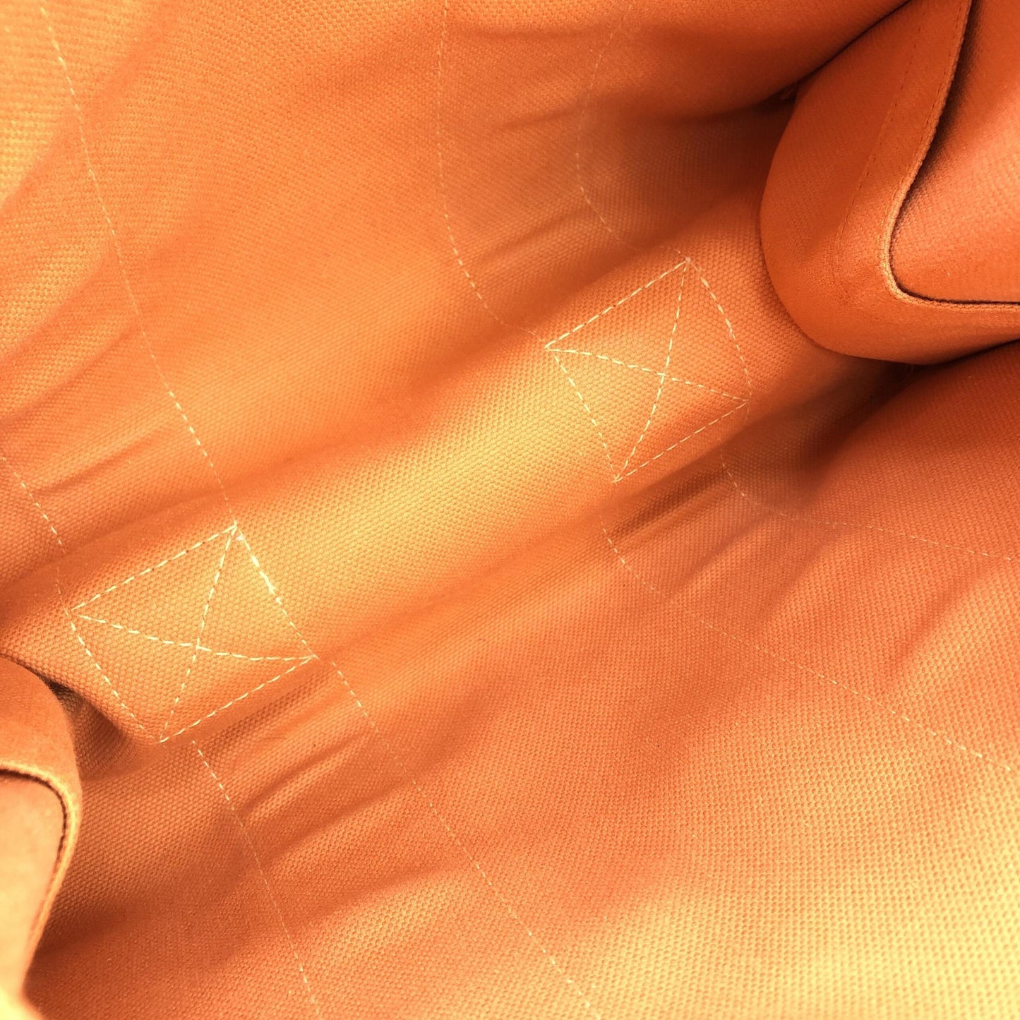 Hermès Preloved Canvas Tote Bag in Exquisite Pastel Orange - Timeless Elegance and Functionality