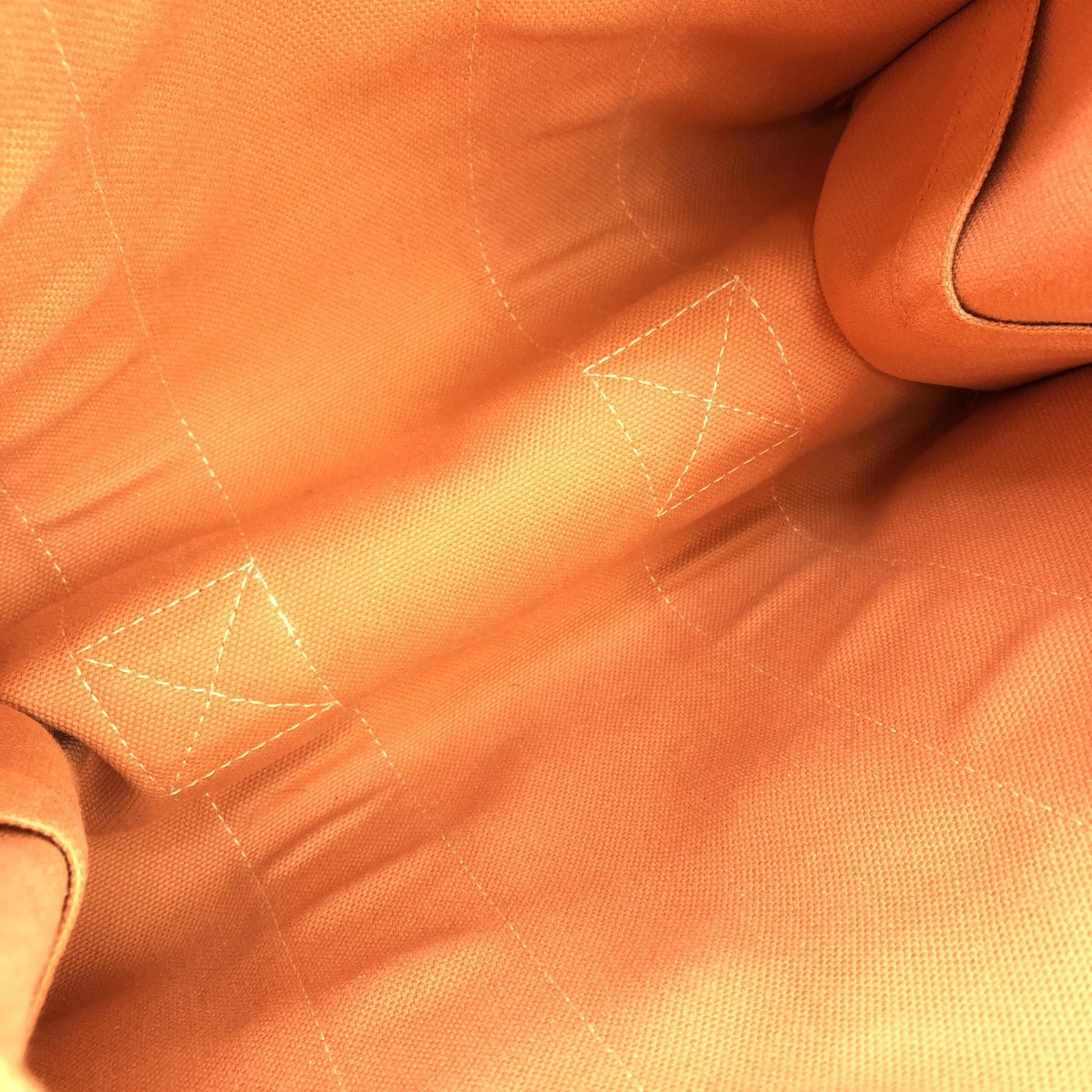 Hermès Preloved Canvas Tote Bag in Exquisite Pastel Orange - Timeless Elegance and Functionality