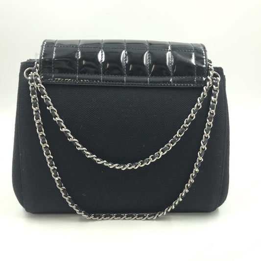 Chanel Preloved Chocolate Bar Patent Leather Shoulder Bag - Timeless Elegance in Black