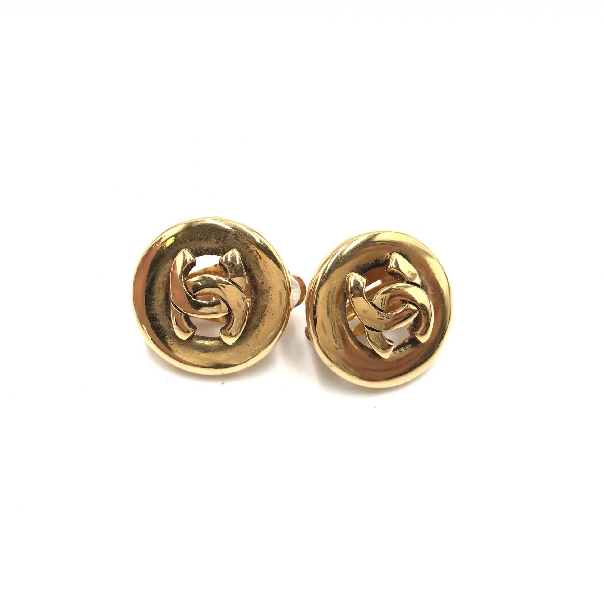 Chanel Preloved Gold Plated CC Clip-On Earrings – Luxe Vintage Elegance
