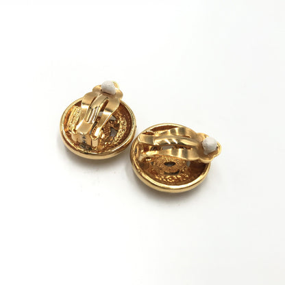 Chanel Preloved Gold Plated CC Clip-On Earrings – Luxe Vintage Elegance