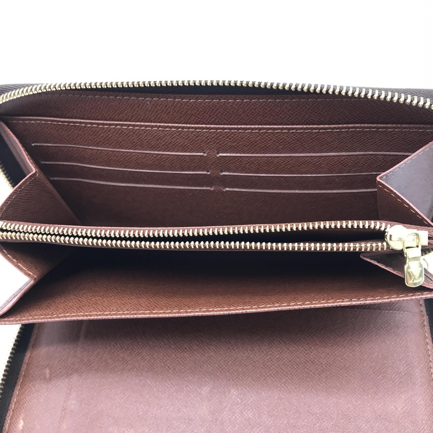Louis Vuitton Monogram Zippy Wallet - Preloved Luxury in Very Good Condition