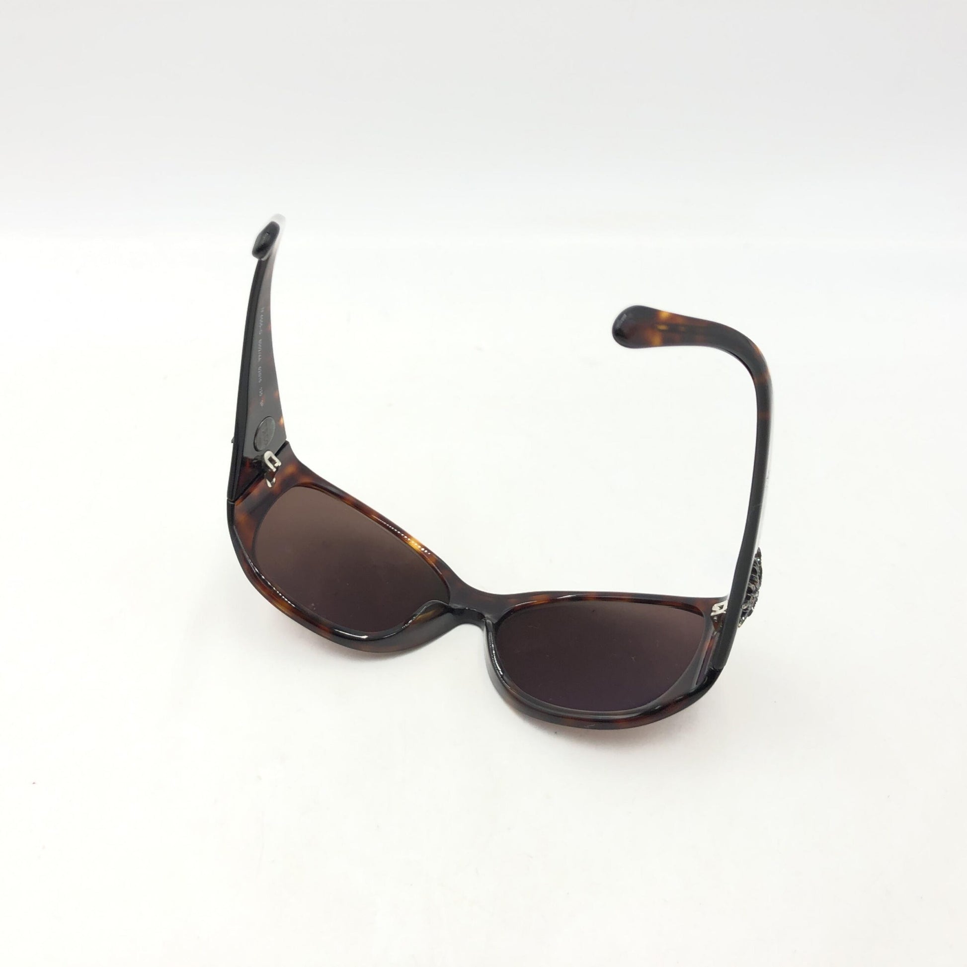 Tiffany & Co. Preloved Oval-Shaped Brown Sunglasses – Timeless Elegance in Very Good Condition