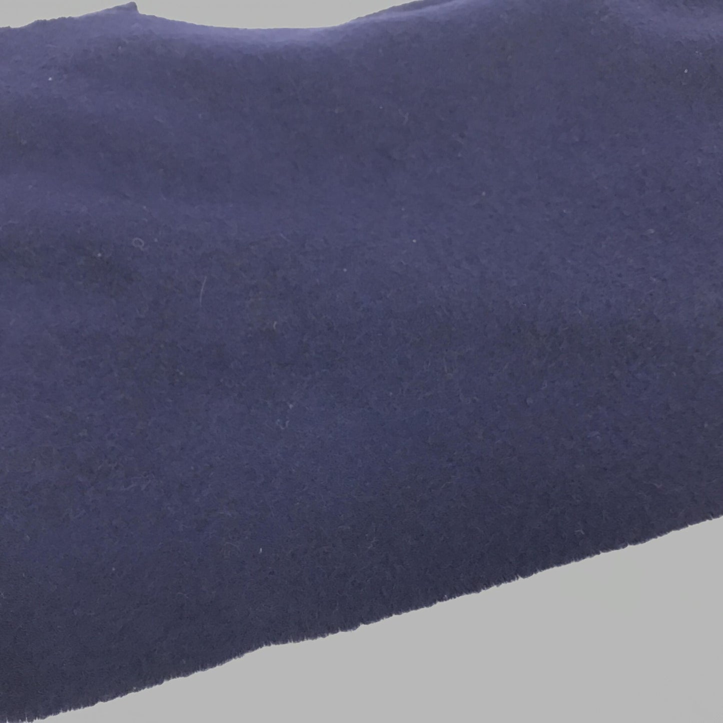 Johnstons of Elgin Preloved Navy Blue Soft Wool Scarf - Timeless Luxury in Pristine Condition