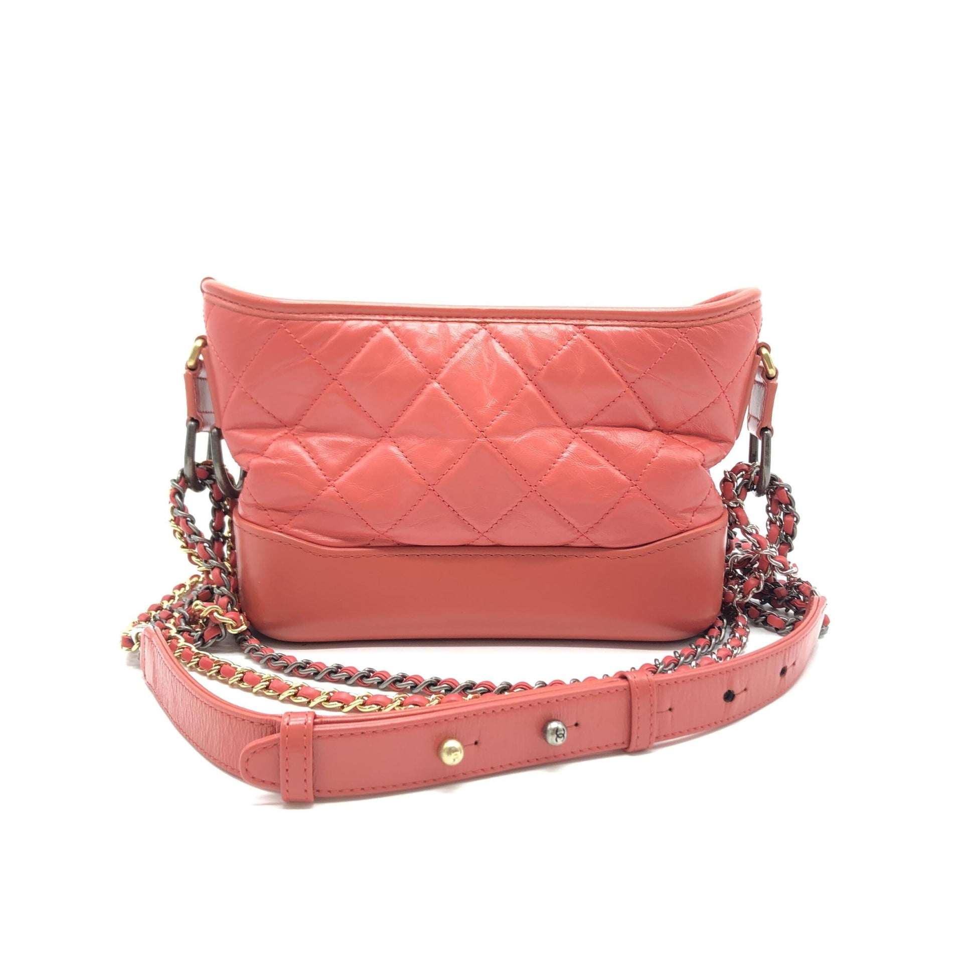 Chanel Preloved Red Gabriel Chain Shoulder Bag – Timeless Elegance and Modern Versatility