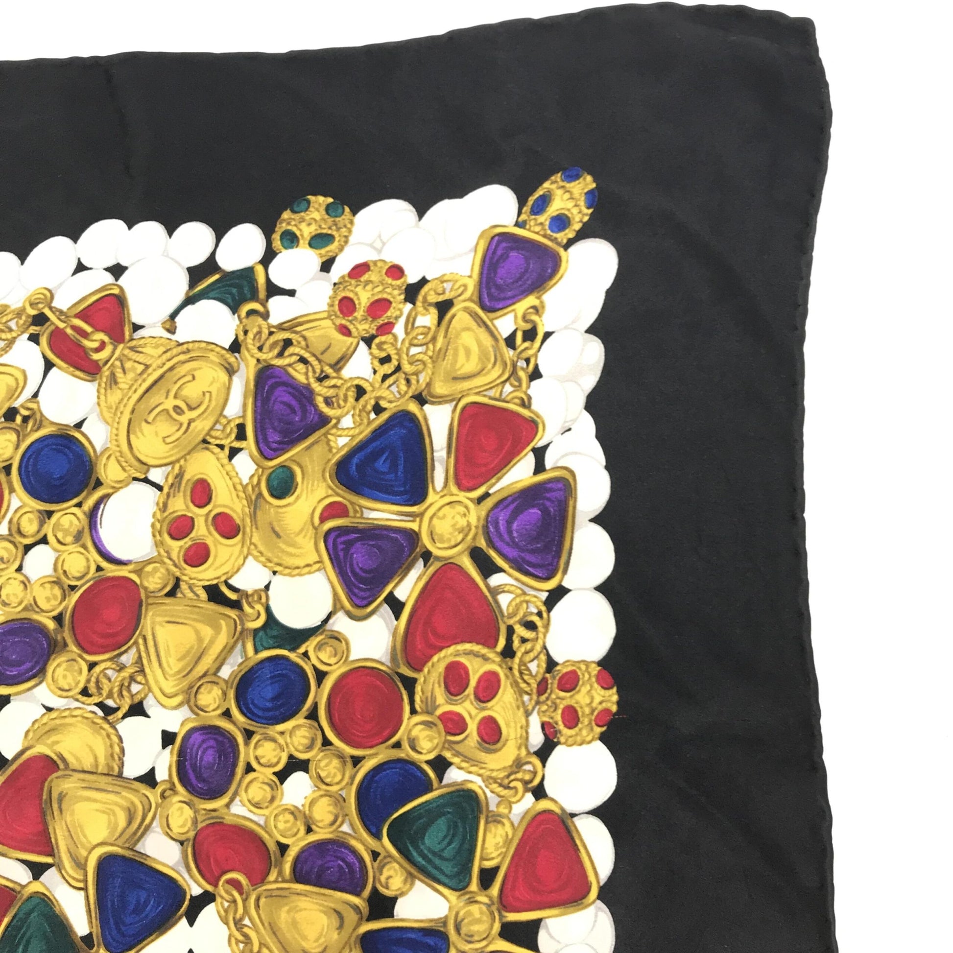 Chanel Preloved Silk Scarf with Vibrant Jewelry Print – A Luxurious Expression of Timeless Elegance