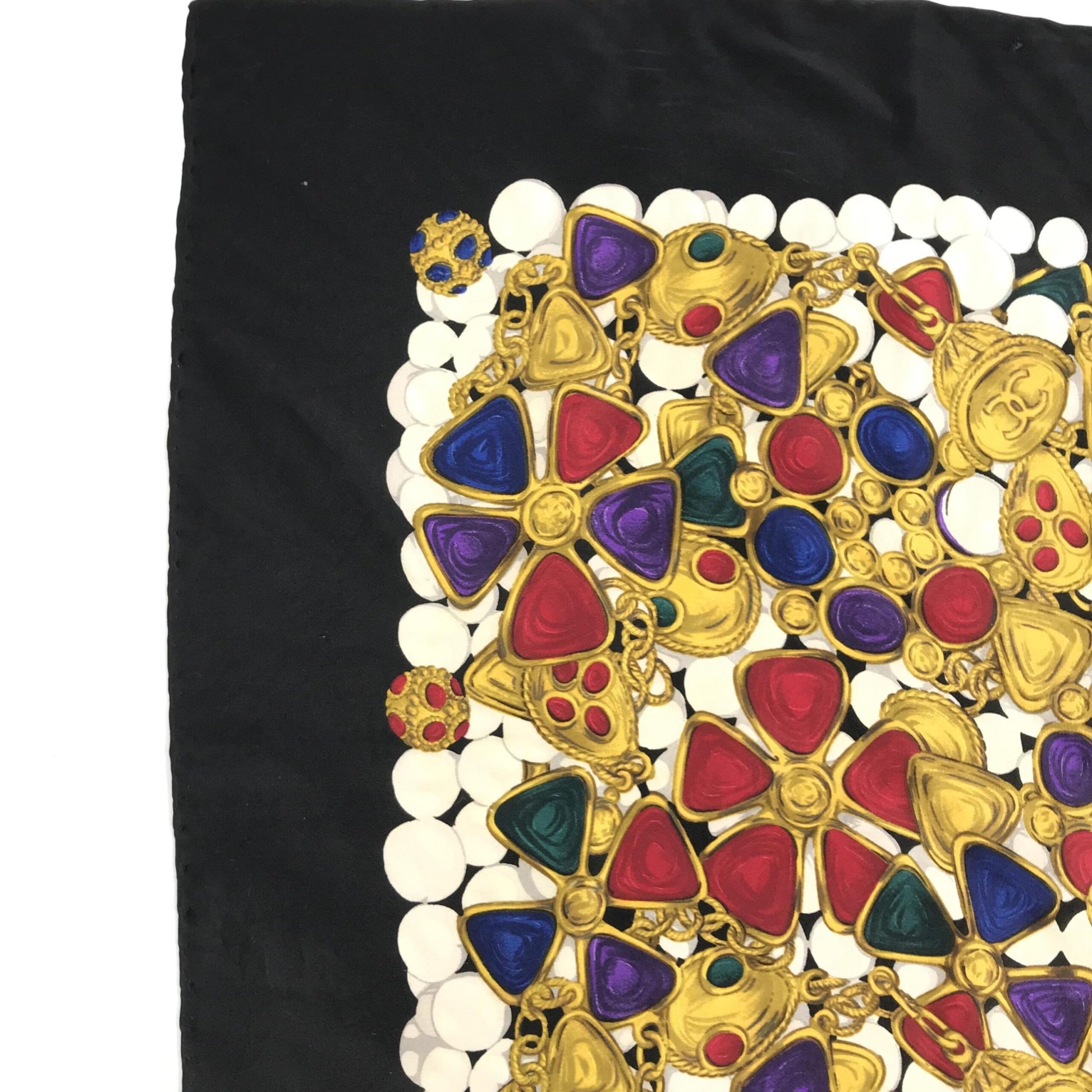 Chanel Preloved Silk Scarf with Vibrant Jewelry Print – A Luxurious Expression of Timeless Elegance