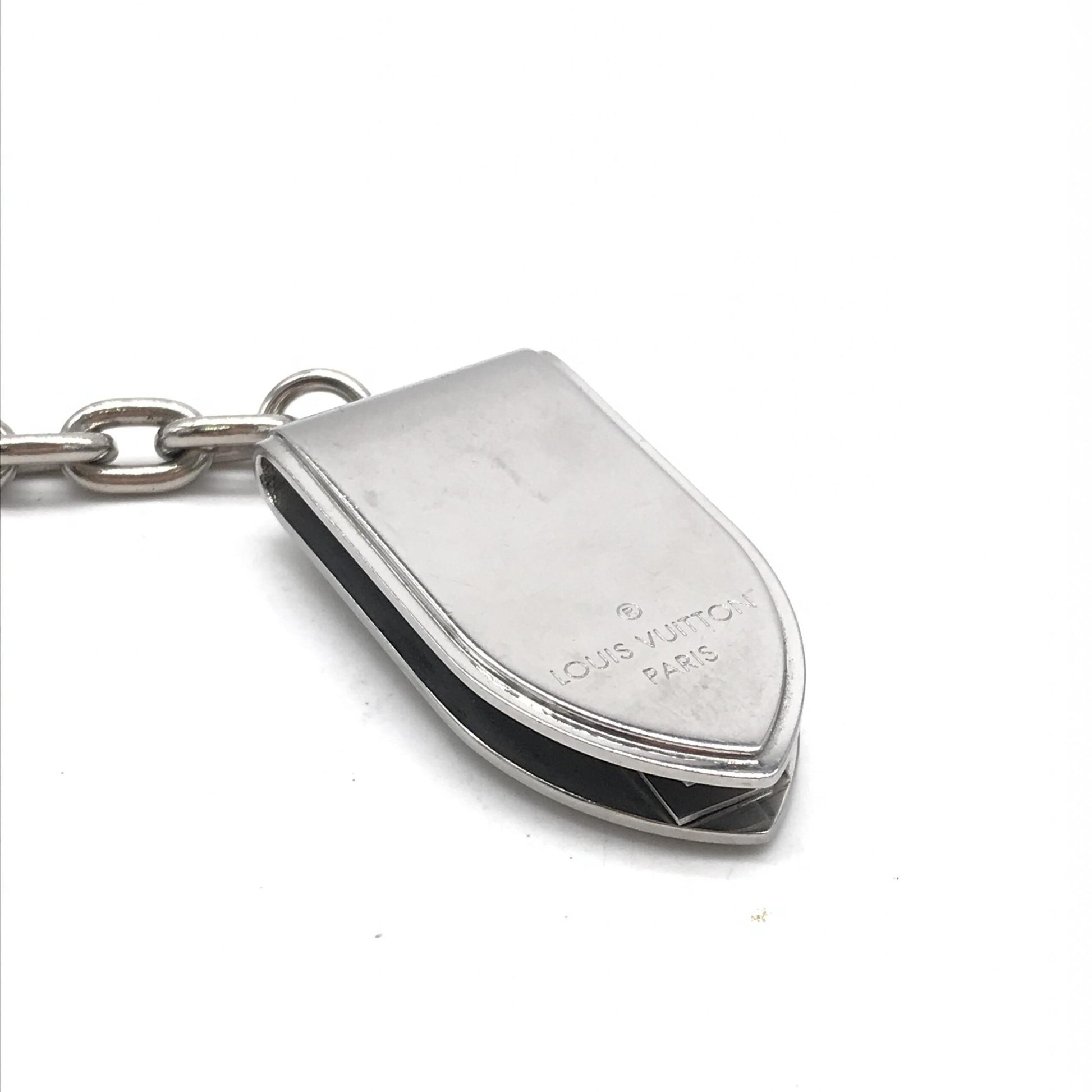 Louis Vuitton Preloved Silver Money Clip with Chain – A Timeless Piece of Luxury