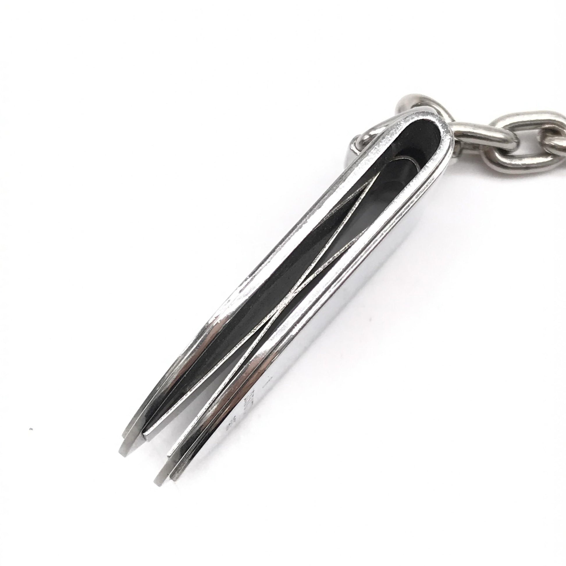 Louis Vuitton Preloved Silver Money Clip with Chain – A Timeless Piece of Luxury