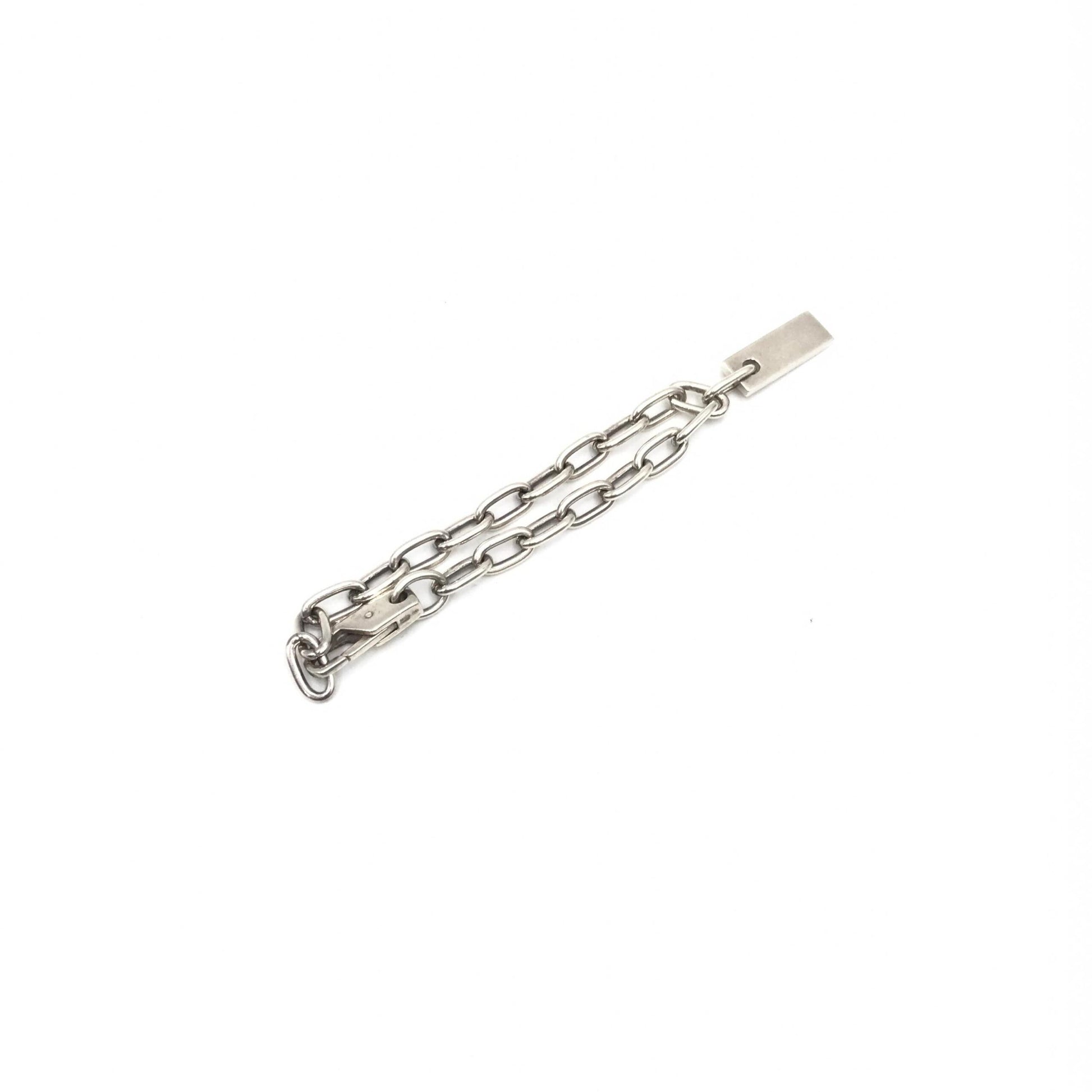 Gucci Preloved Sterling Silver Logo Plate Chain Bracelet - A Timeless Elegance