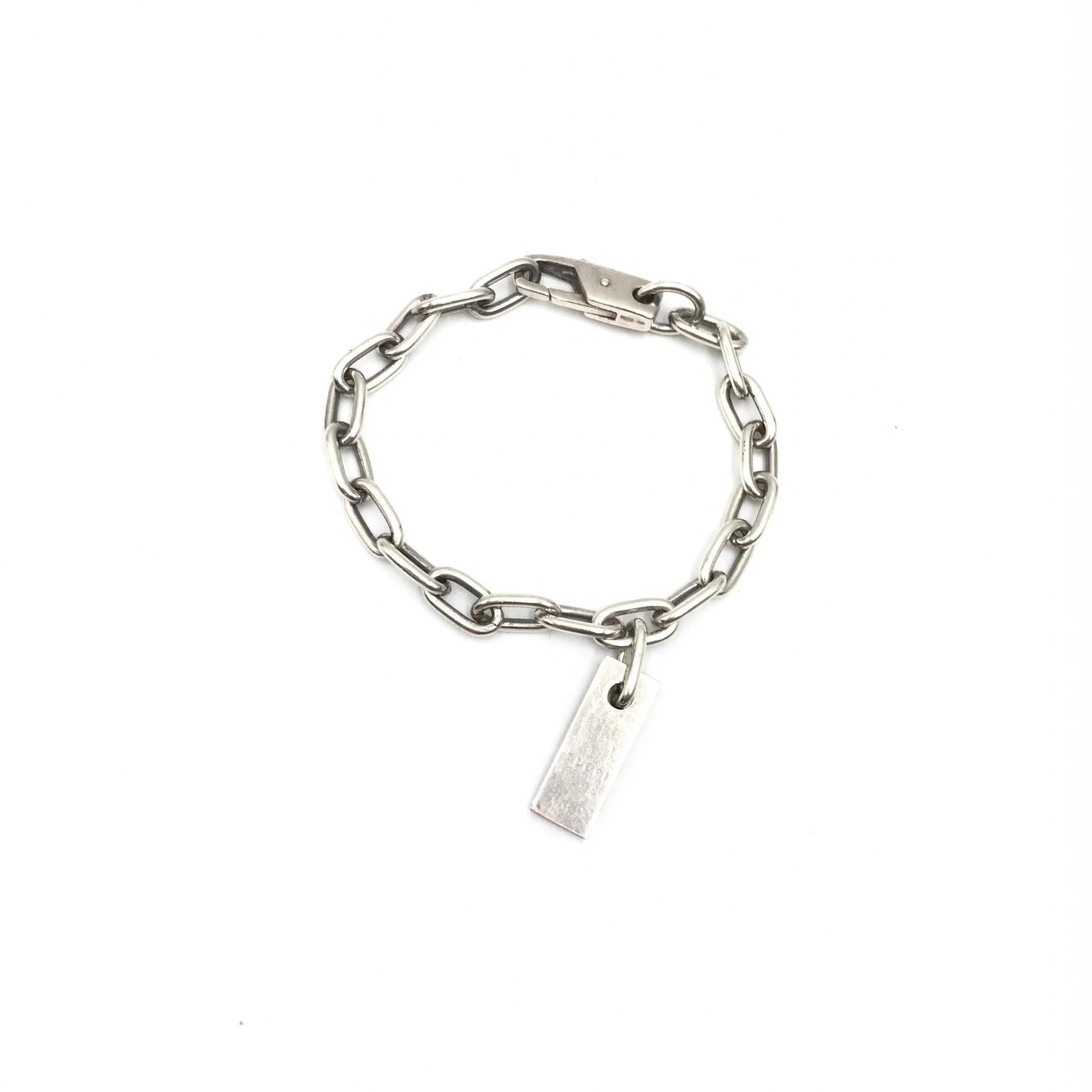 Gucci Preloved Sterling Silver Logo Plate Chain Bracelet - A Timeless Elegance