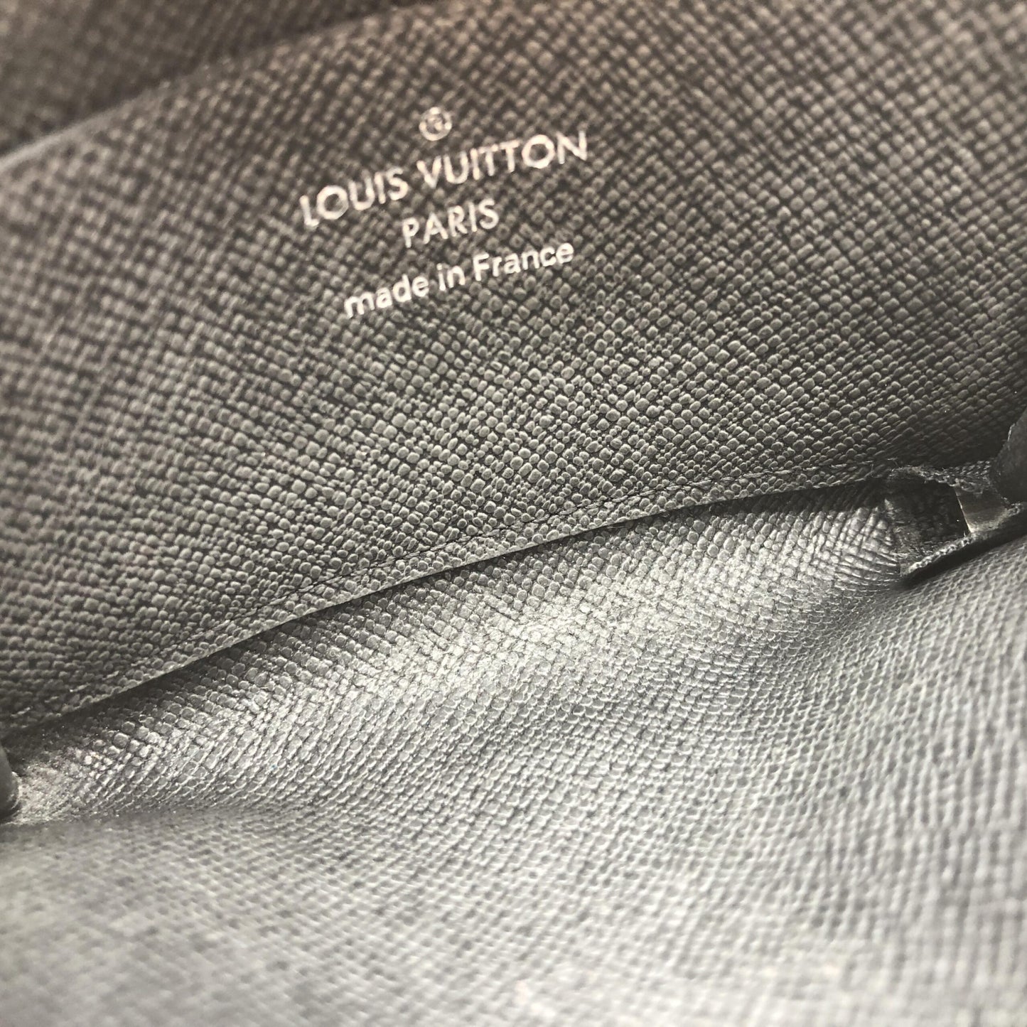 Louis Vuitton Taiga Zippy Coin Purse in Black - Preloved Elegance and Timeless Charm