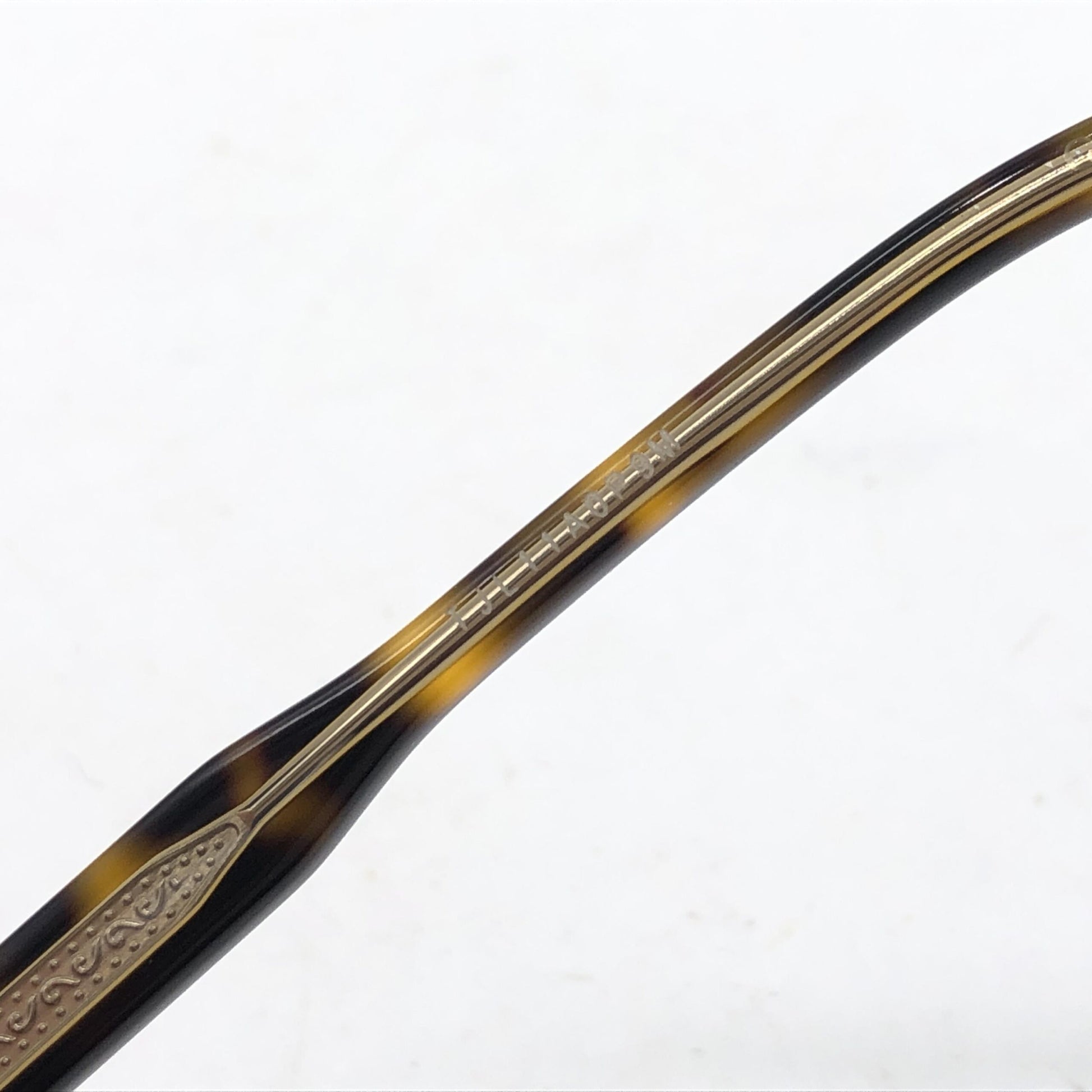 Gucci Preloved Tortoise Square Frame Sunglasses - Timeless Elegance with Minor Wear