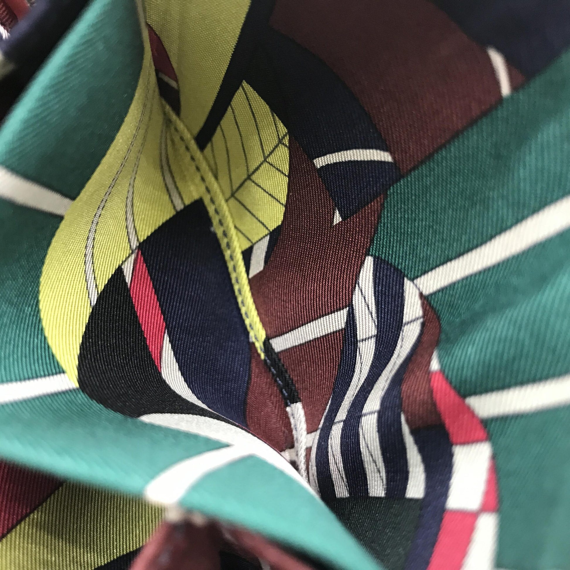 Hermès Preloved Silk’In Compact Wallet – Timeless Elegance with Refined Character