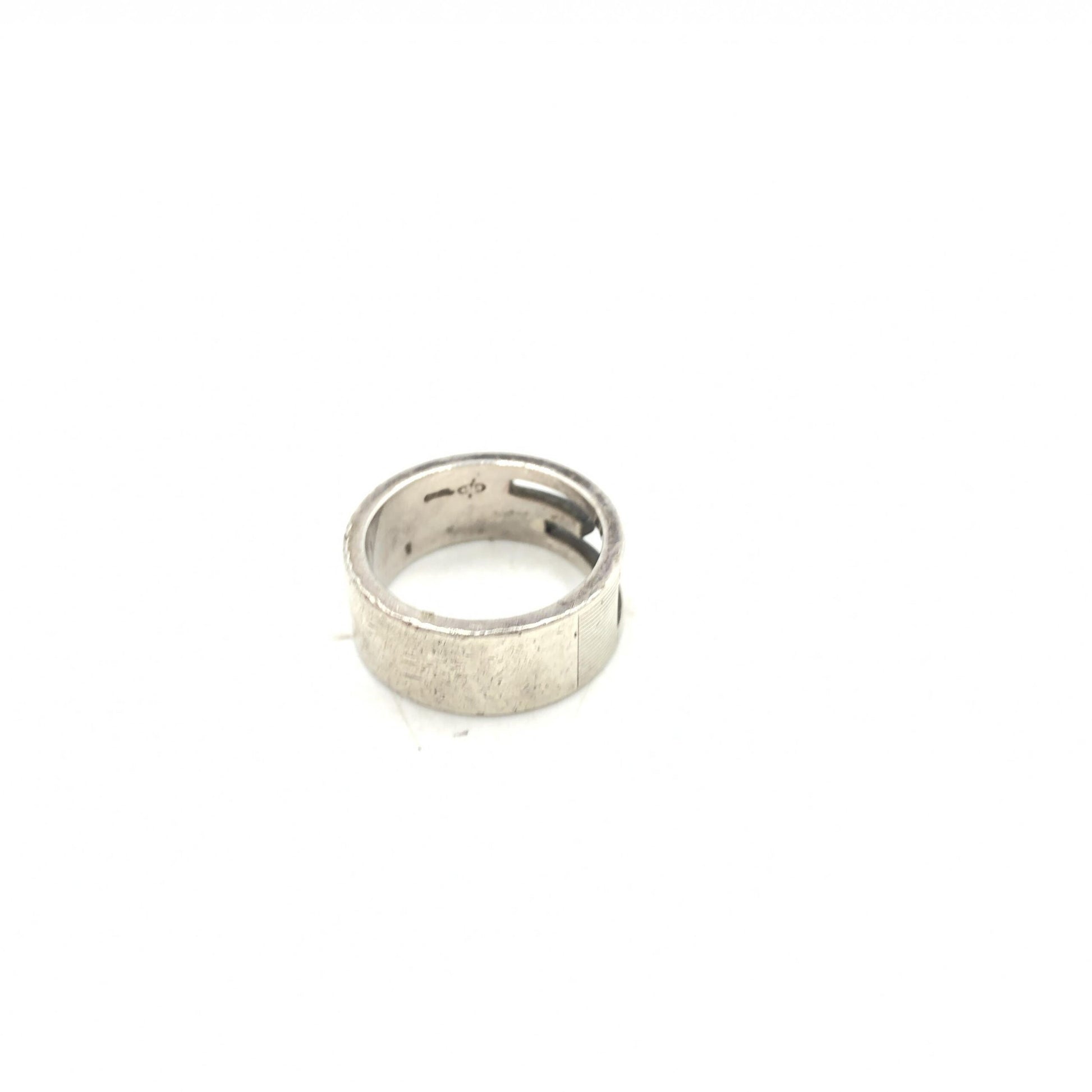 Gucci Preloved G Logo Ring – A Timeless Symbol of Elegance and Prestige