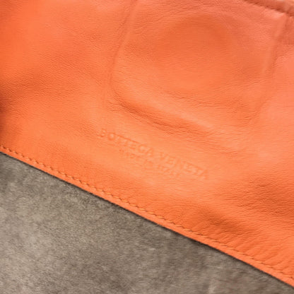 Bottega Veneta Preloved Intrecciato Leather Hobo Bag in Vibrant Orange - A Timeless Statement Piece