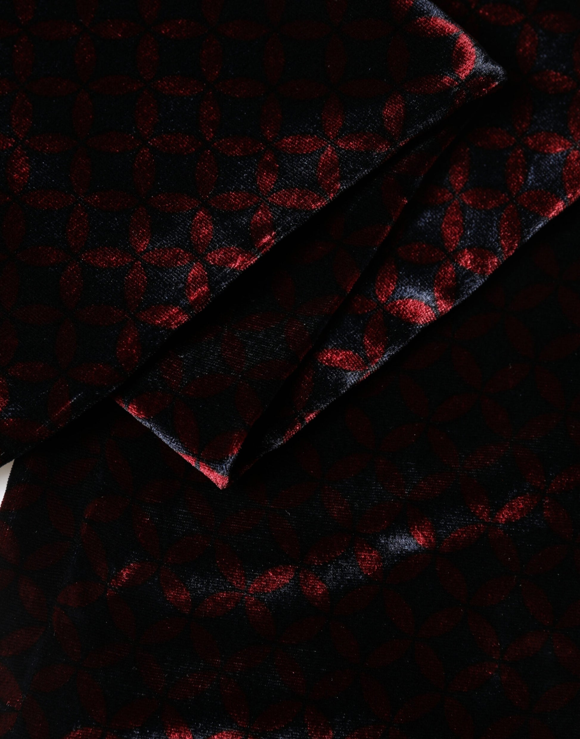 Dolce & Gabbana Black Red Rayon Geometric Pattern Fringe Scarf