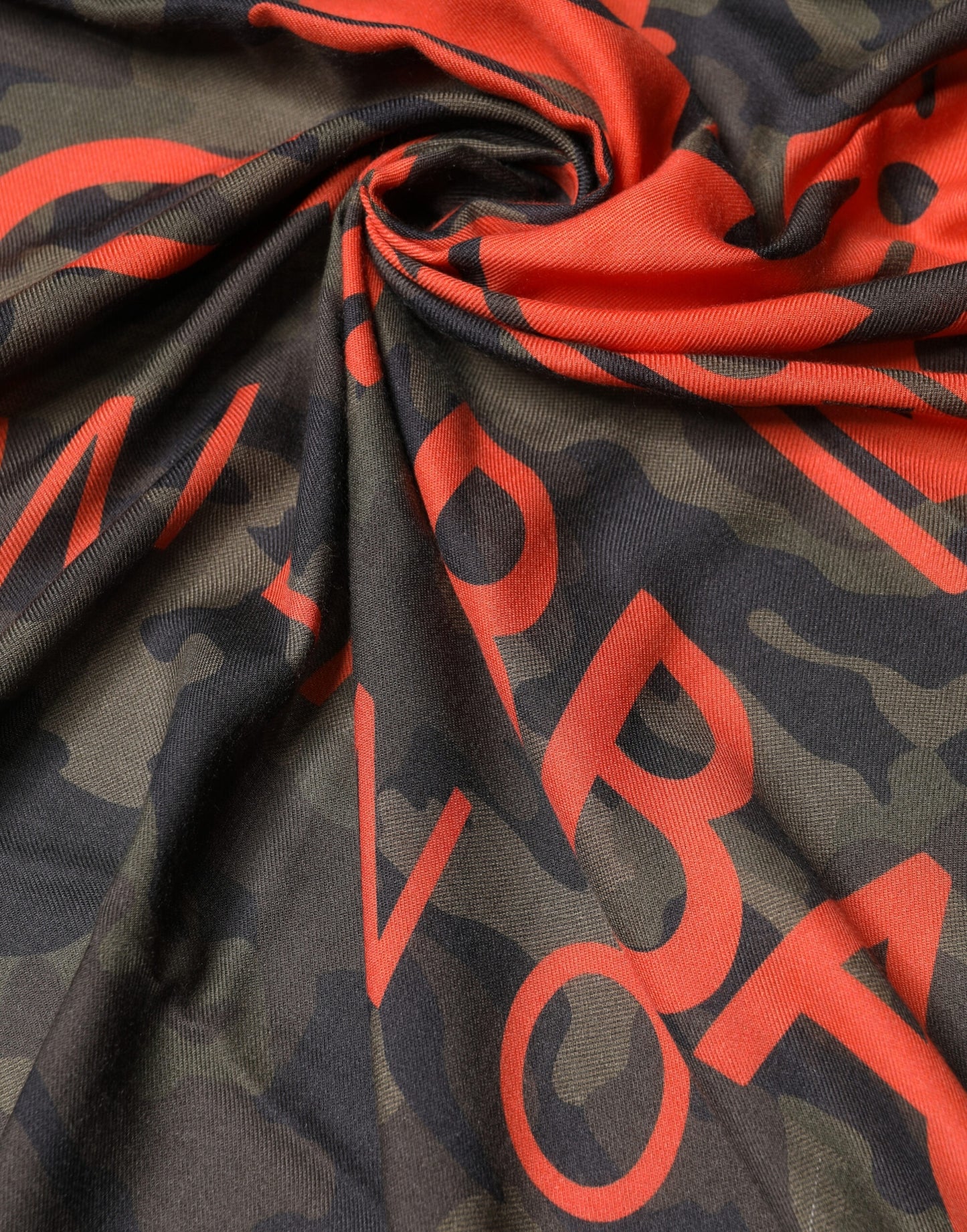 Dolce & Gabbana Green Camouflage Logo Cashmere 138cm x 137cm Men Scarf