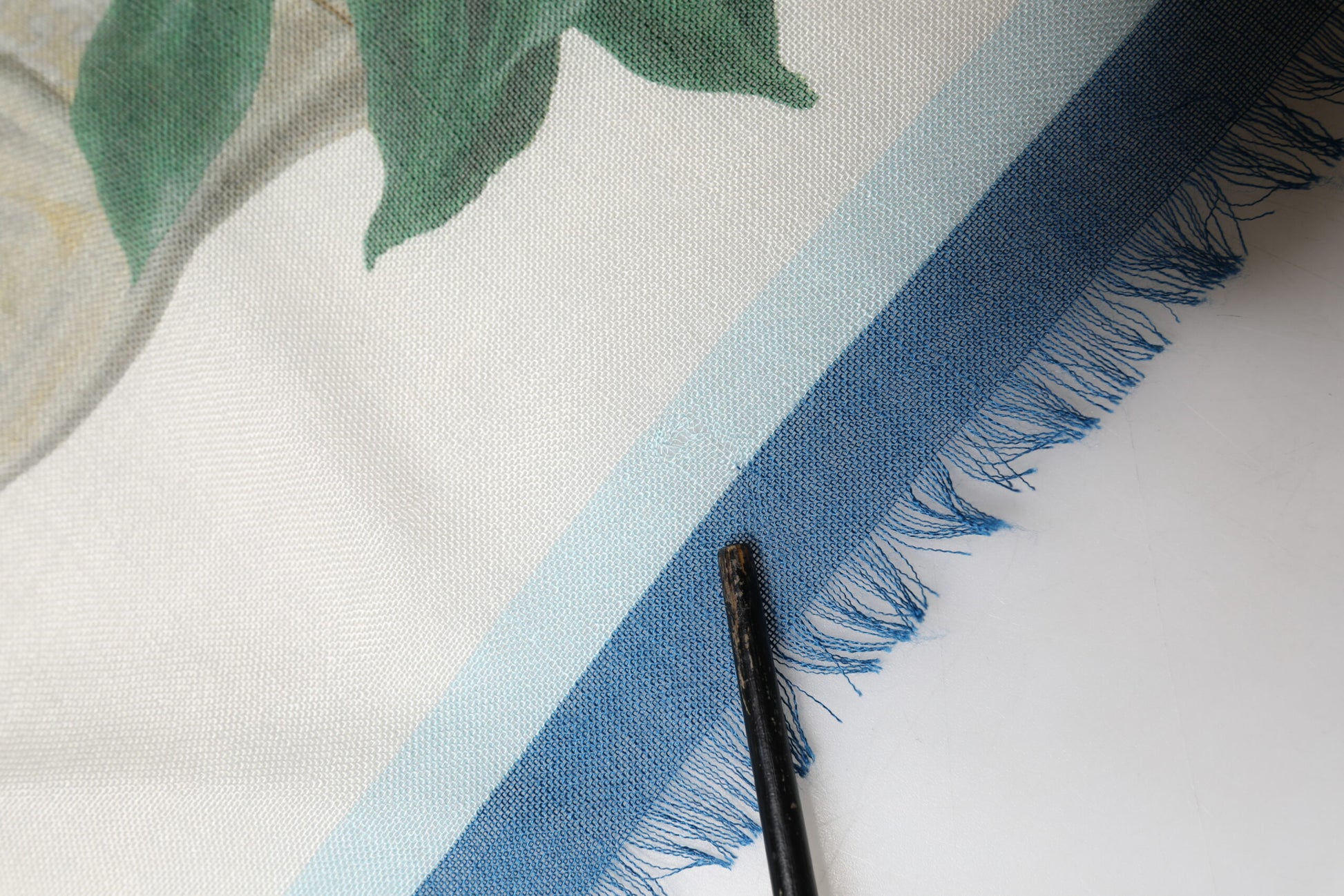 Dolce & Gabbana White Flower Vase Cashmere Stole Wrap 132cm x 128cm Scarf