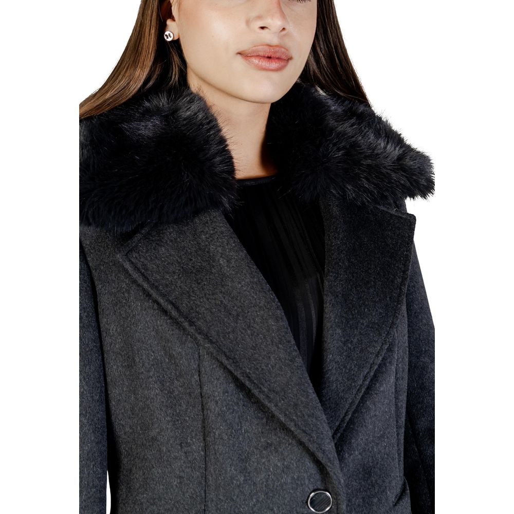 Guess KAROLE FUR COLLAR COAT W5BL19 W2642