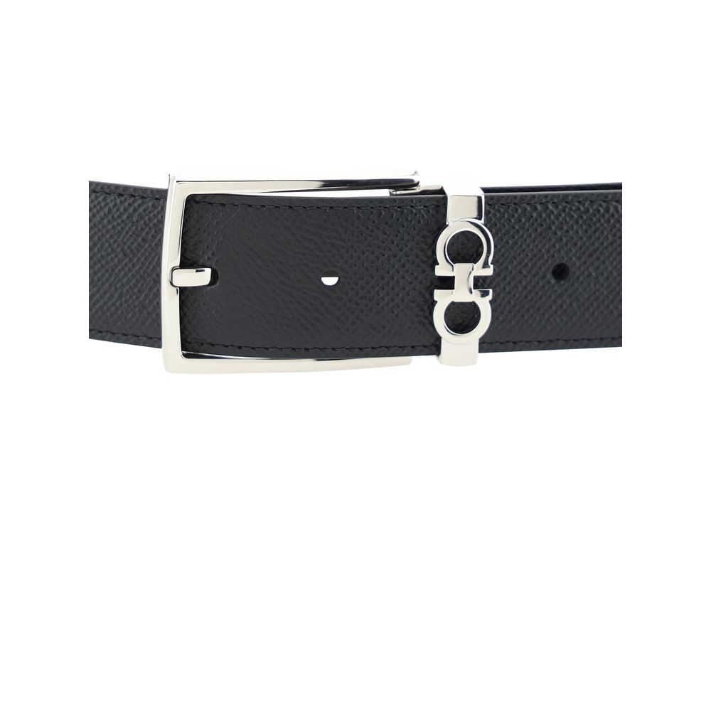 Ferragamo Black Leather Regular Belt: Versatile Elegance