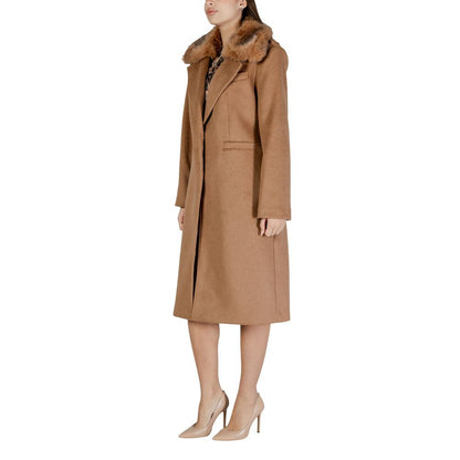 Guess KAROLE FUR COLLAR COAT W5BL19 W2642