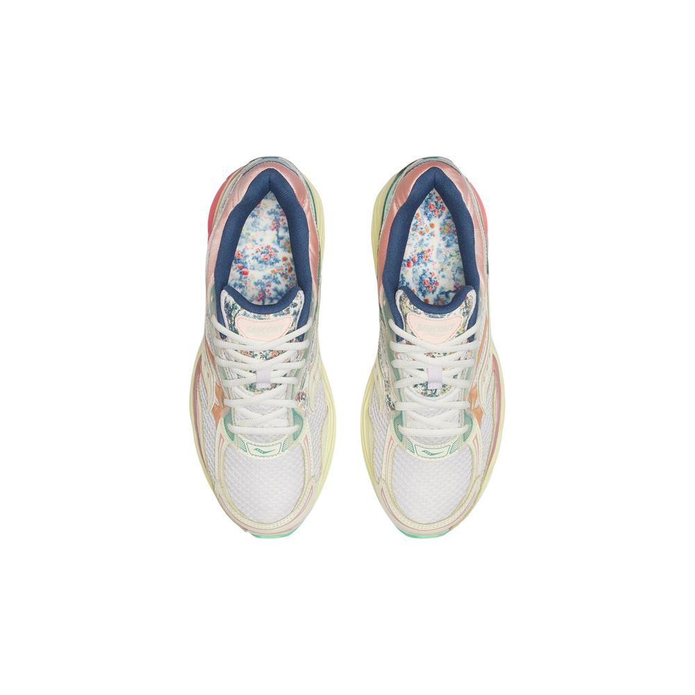 Saucony PROGRID OMNI 9 Beige Synthetic Athletic Sneakers - Women