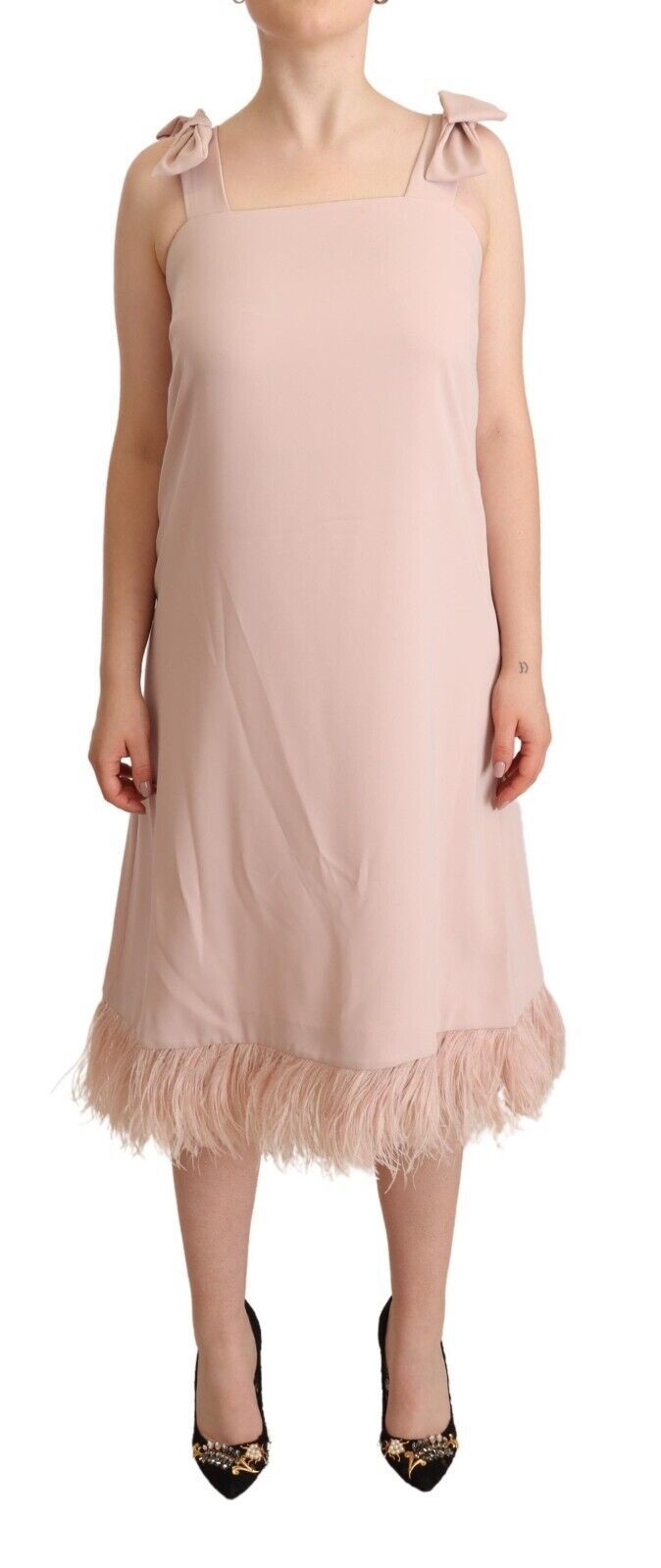  - Chic Sleeveless Midi Dress with Feather Trim