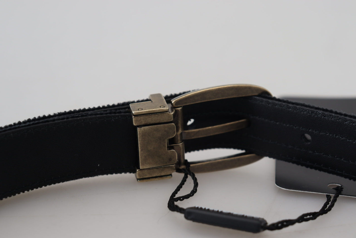  - Elegant Black Leather Belt