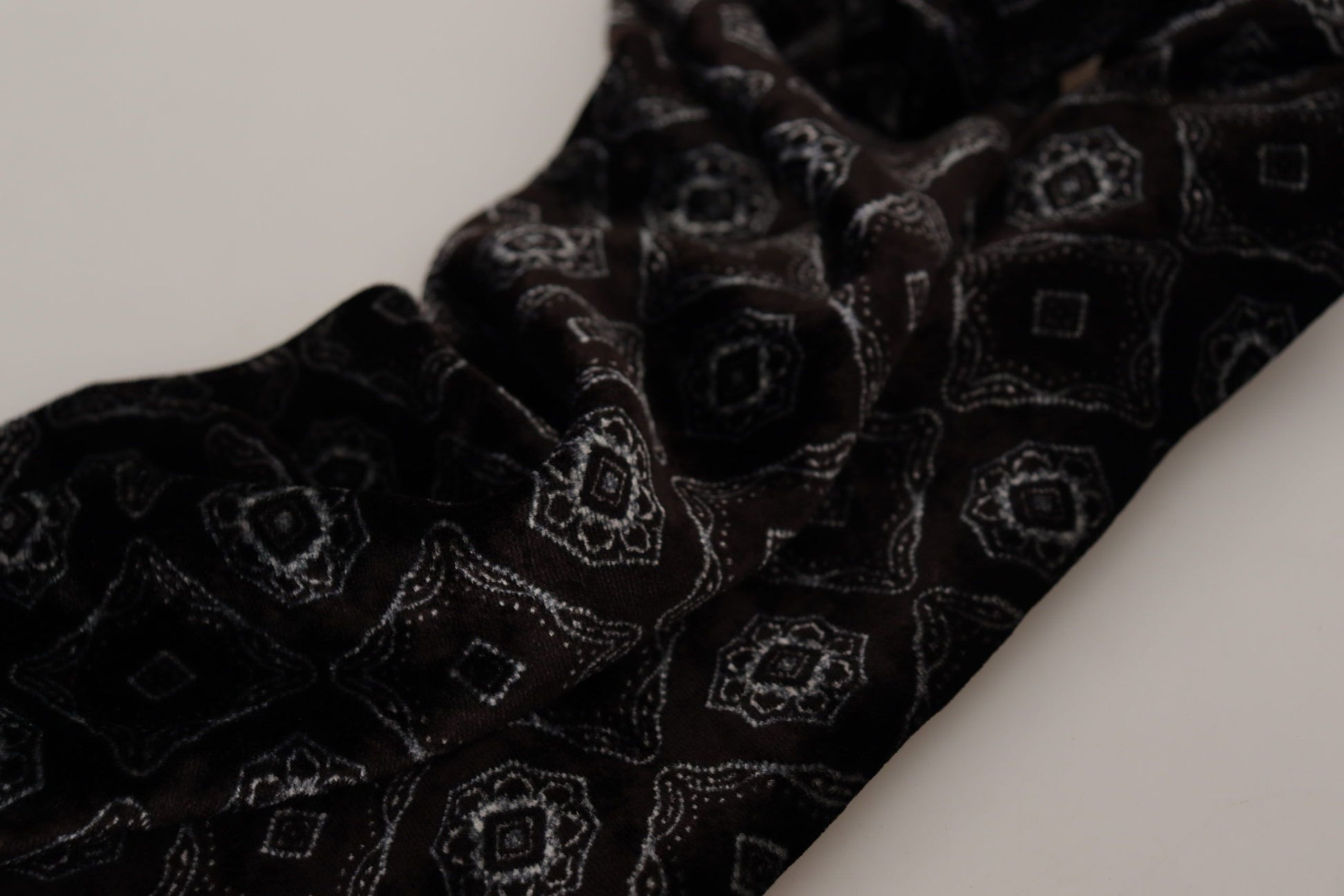 Luxurious Brown Silk-Blend Men's Scarf