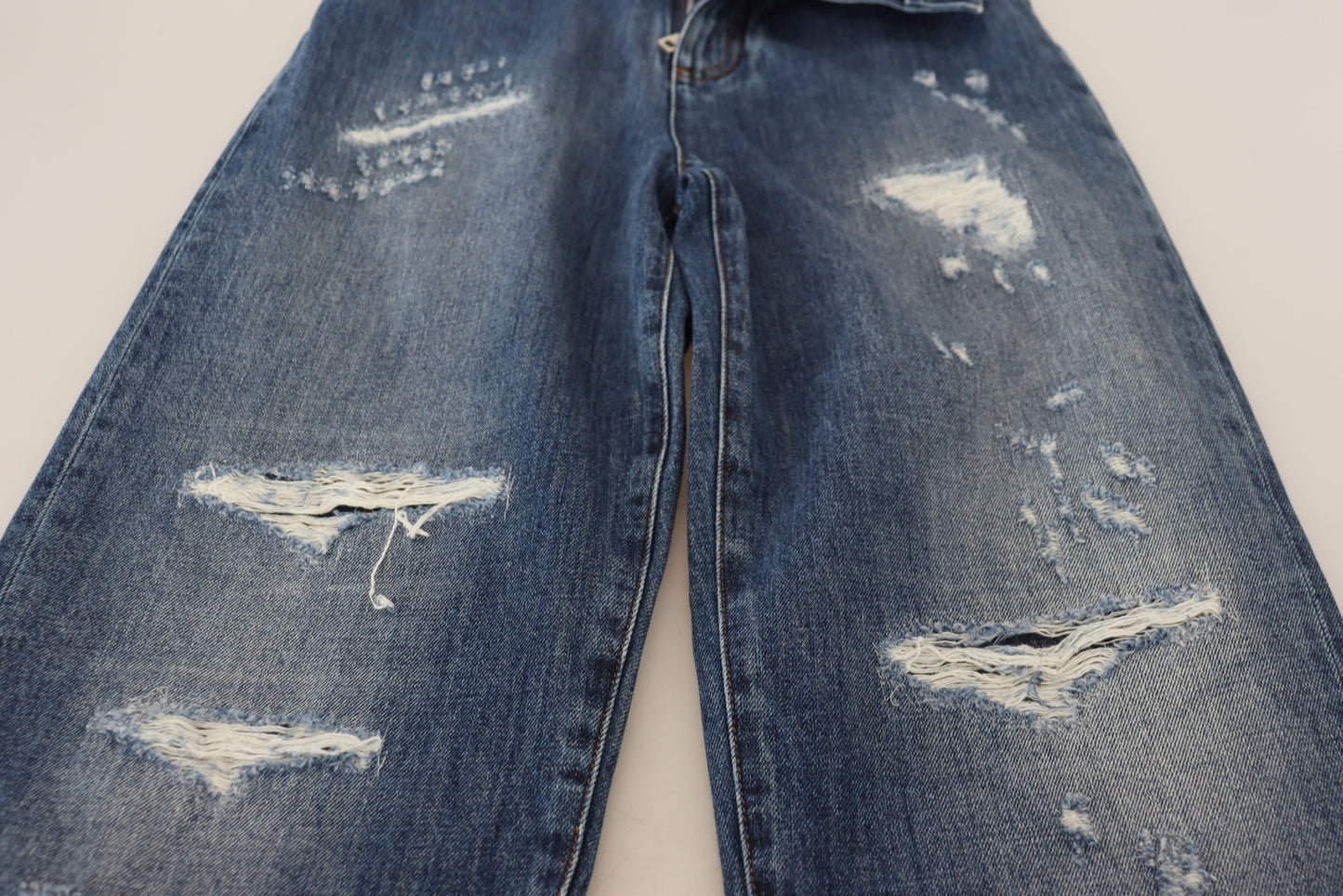  - Elegant Tattered Denim Jeans