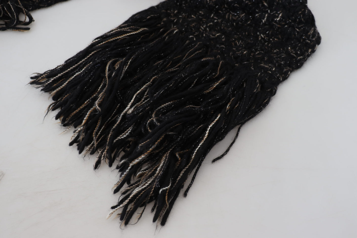  - Elegant Virgin Wool Blend Black Scarf