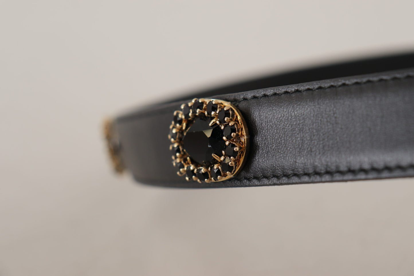  - Elegant Black Leather Logo Belt